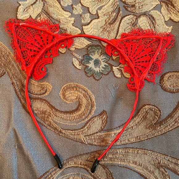 Hot Topic Lace Cat Ear Headband - Picture 2 of 3